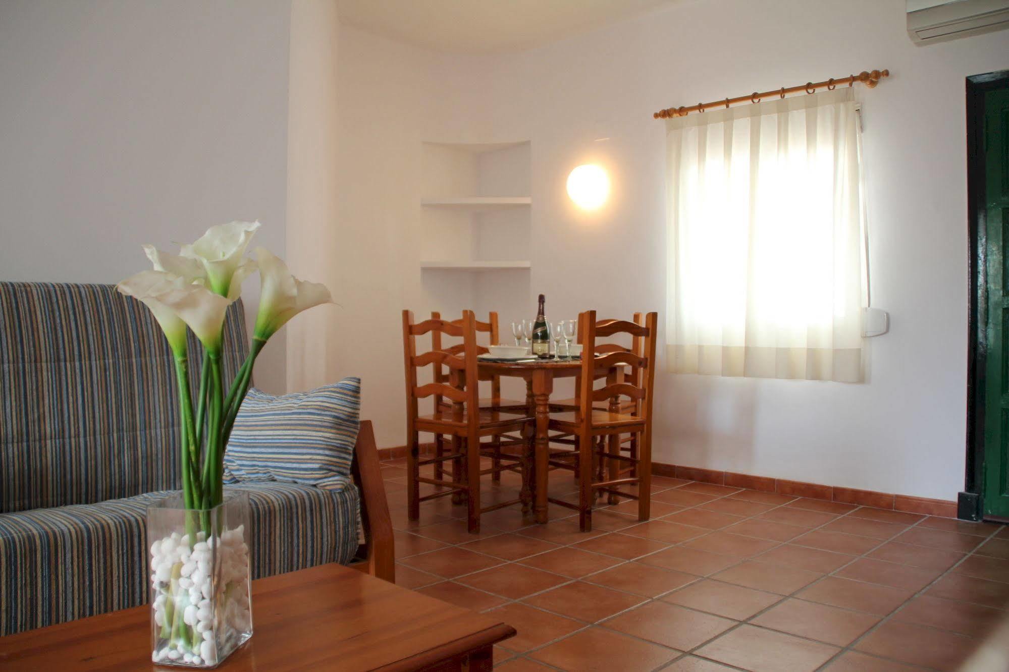 Bungalows El Arenal Hotel ฮาเวอา ภายนอก รูปภาพ